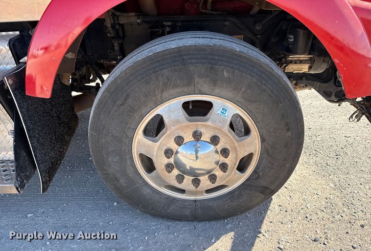 image for item ES5720 2011 Kenworth T800 semi truck