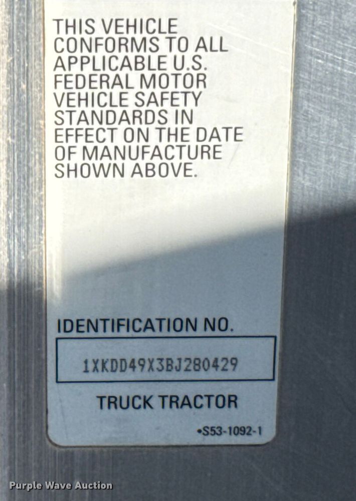 image for item ES5720 2011 Kenworth T800 semi truck