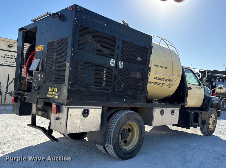 image for item ES8522 1998 GMC C7500 sewer jetter truck
