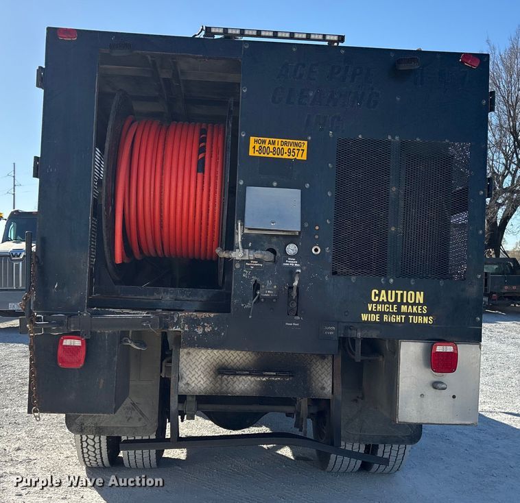 image for item ES8522 1998 GMC C7500 sewer jetter truck