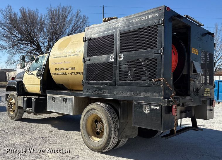 image for item ES8522 1998 GMC C7500 sewer jetter truck