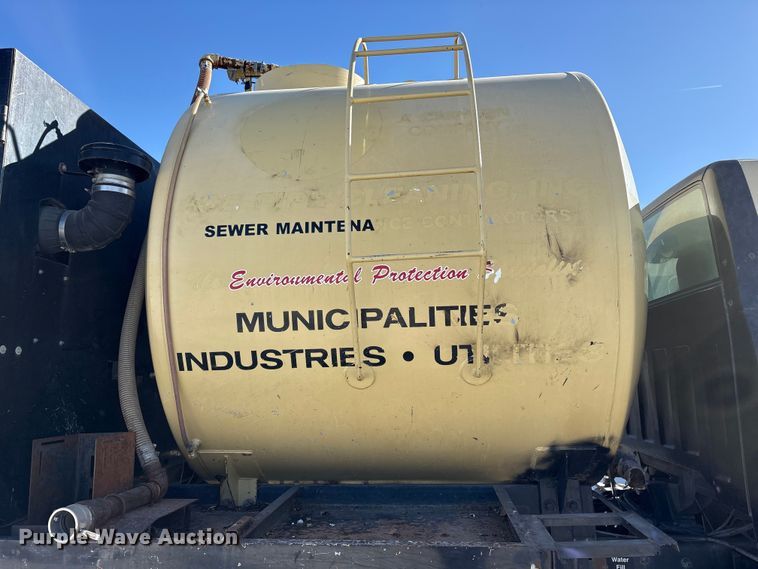 image for item ES8522 1998 GMC C7500 sewer jetter truck