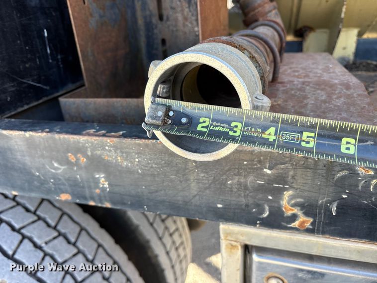 image for item ES8522 1998 GMC C7500 sewer jetter truck