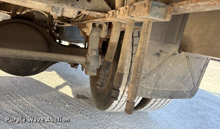 image for item ES8522 1998 GMC C7500 sewer jetter truck