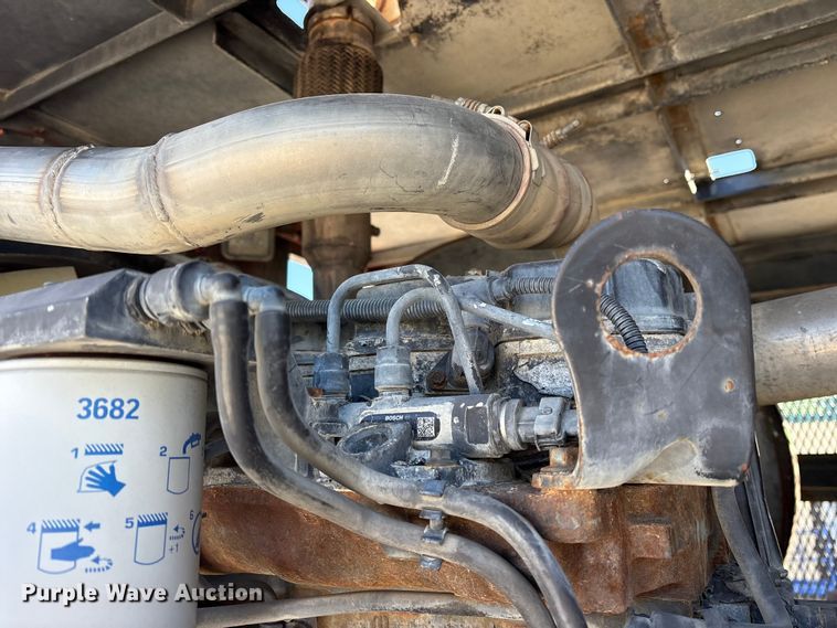 image for item ES8522 1998 GMC C7500 sewer jetter truck