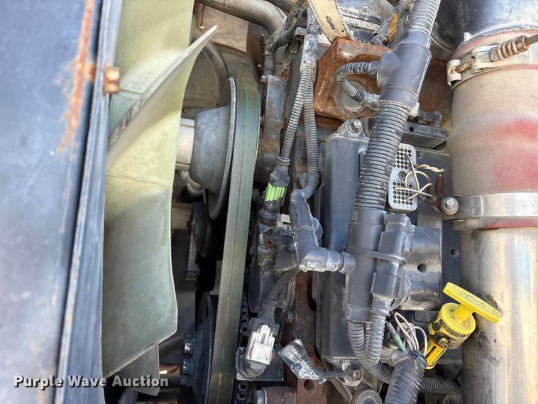 image for item ES8522 1998 GMC C7500 sewer jetter truck