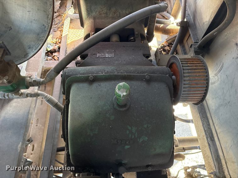 image for item ES8522 1998 GMC C7500 sewer jetter truck