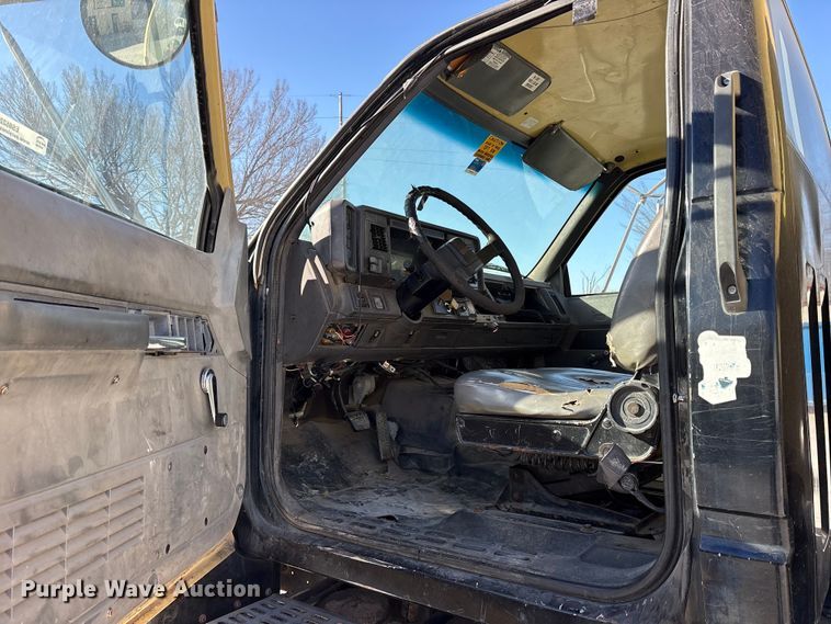 image for item ES8522 1998 GMC C7500 sewer jetter truck