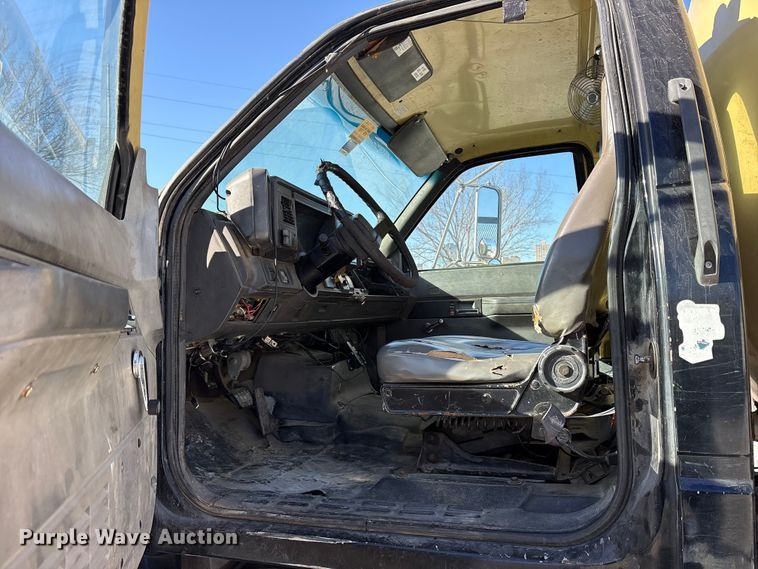 image for item ES8522 1998 GMC C7500 sewer jetter truck