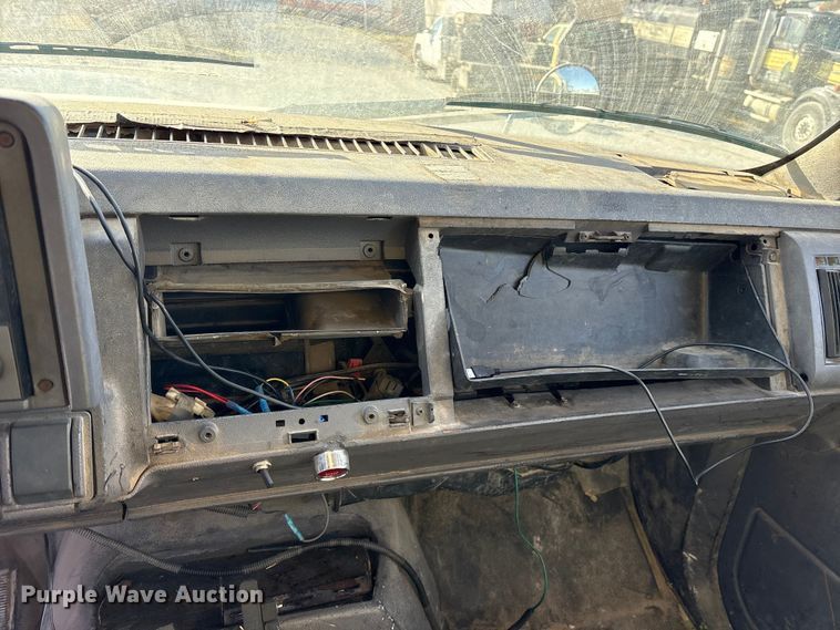 image for item ES8522 1998 GMC C7500 sewer jetter truck