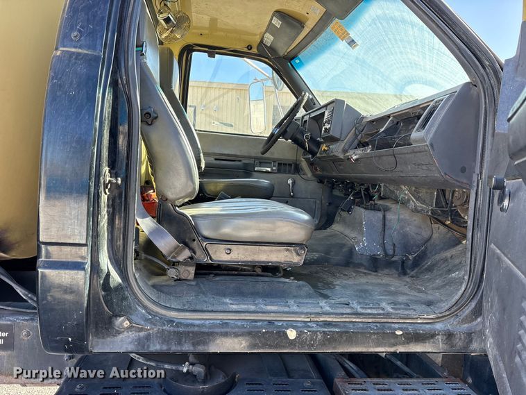 image for item ES8522 1998 GMC C7500 sewer jetter truck