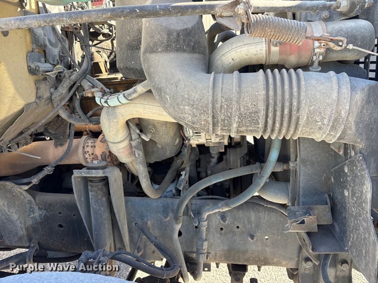 image for item ES8522 1998 GMC C7500 sewer jetter truck