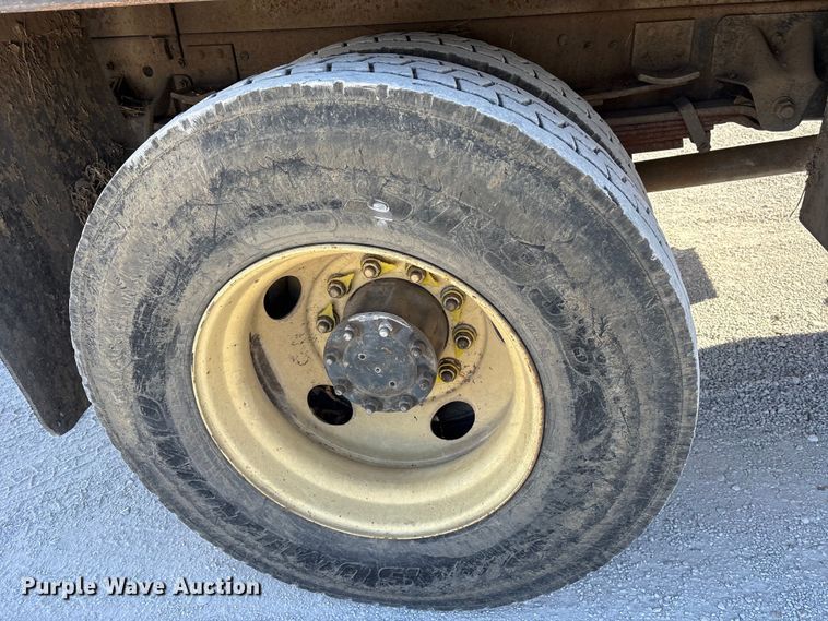 image for item ES8522 1998 GMC C7500 sewer jetter truck