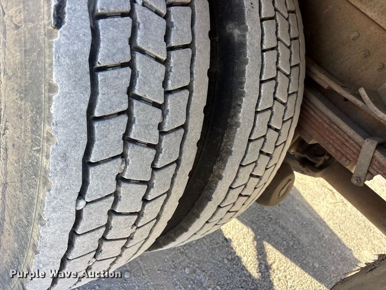 image for item ES8522 1998 GMC C7500 sewer jetter truck