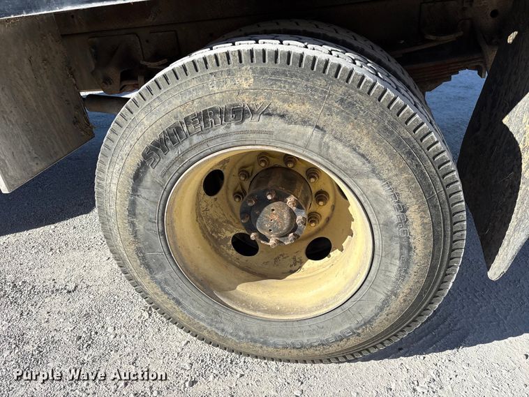 image for item ES8522 1998 GMC C7500 sewer jetter truck