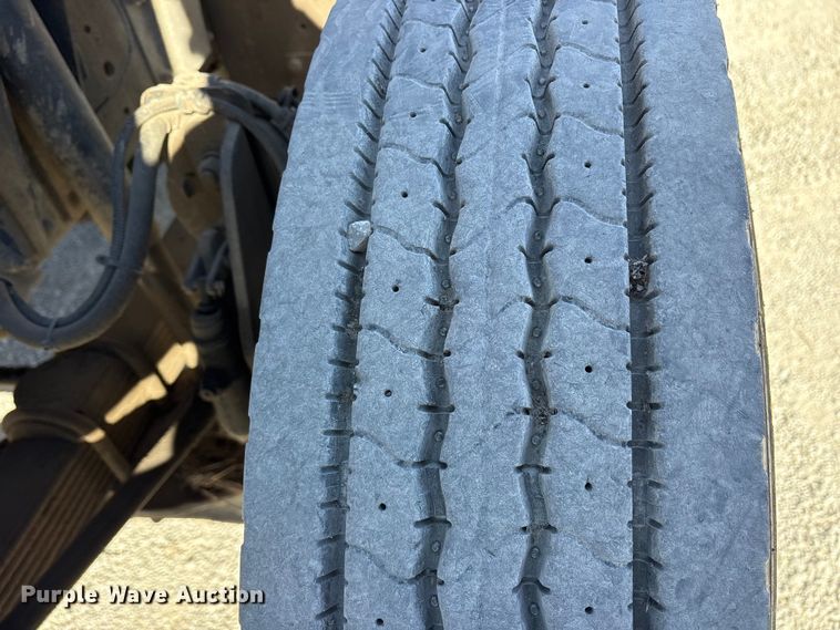 image for item ES8522 1998 GMC C7500 sewer jetter truck