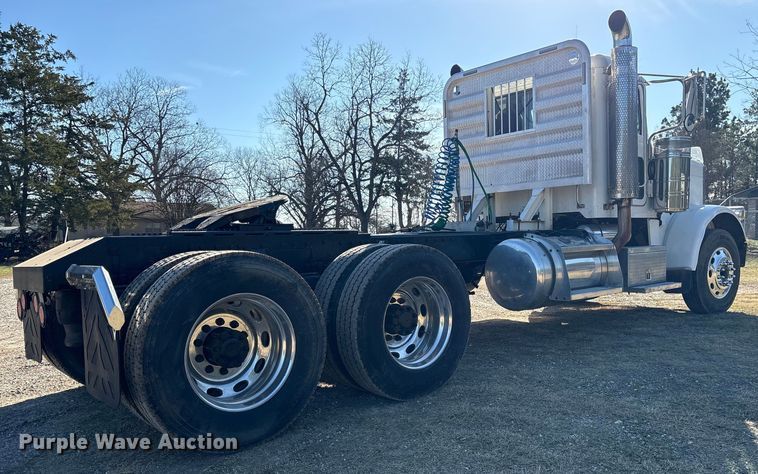 image for item ES8524 2009 Peterbilt 388 Truck tractor