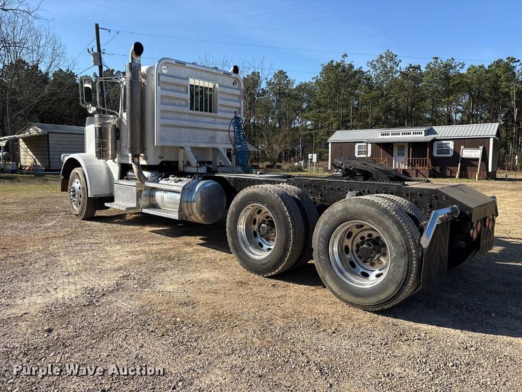 image for item ES8524 2009 Peterbilt 388 Truck tractor