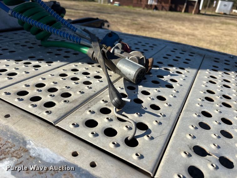 image for item ES8524 2009 Peterbilt 388 Truck tractor