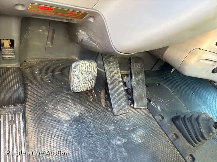 image for item ES8524 2009 Peterbilt 388 Truck tractor