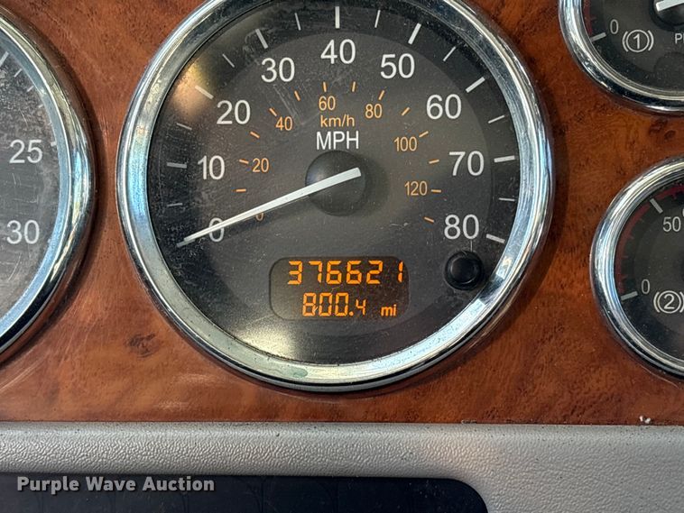 image for item ES8524 2009 Peterbilt 388 Truck tractor