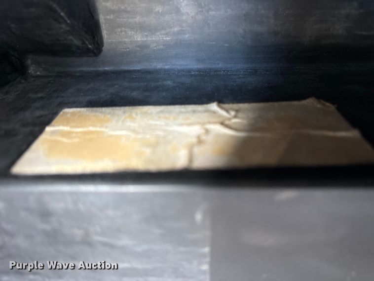 image for item ES8524 2009 Peterbilt 388 Truck tractor