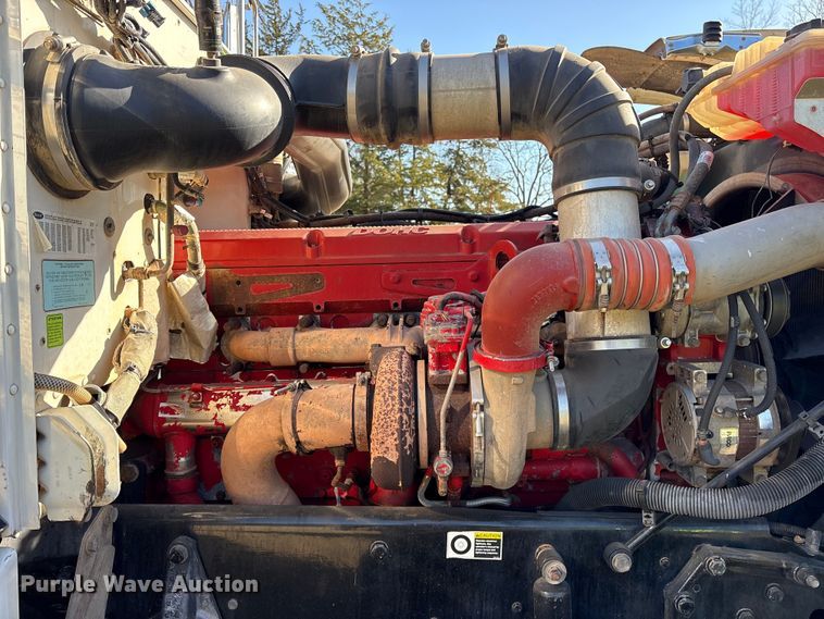 image for item ES8524 2009 Peterbilt 388 Truck tractor