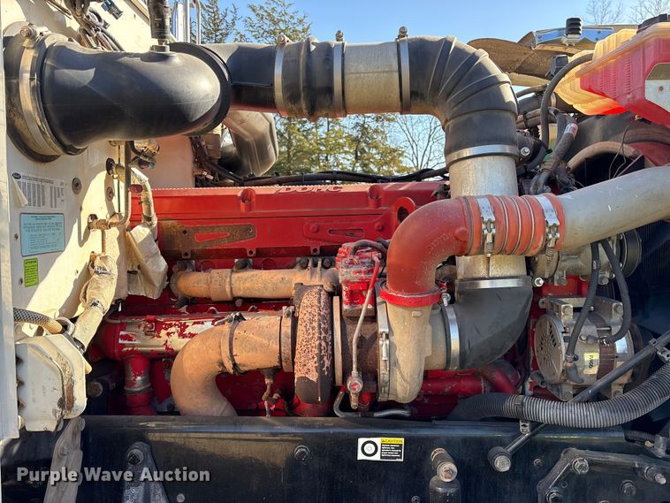 image for item ES8524 2009 Peterbilt 388 Truck tractor