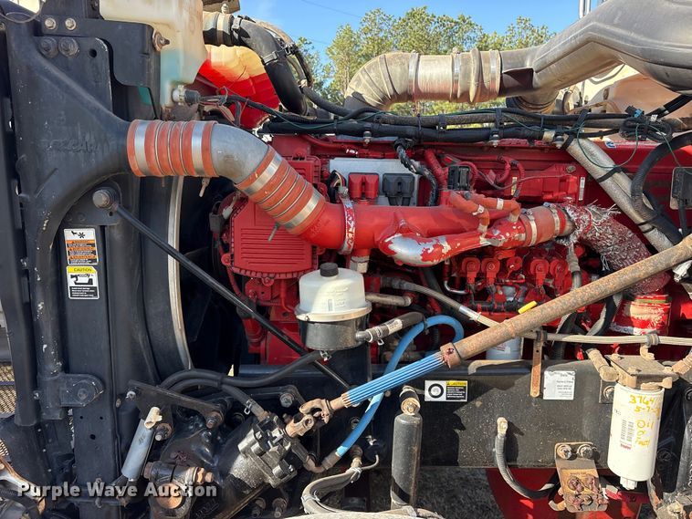 image for item ES8524 2009 Peterbilt 388 Truck tractor