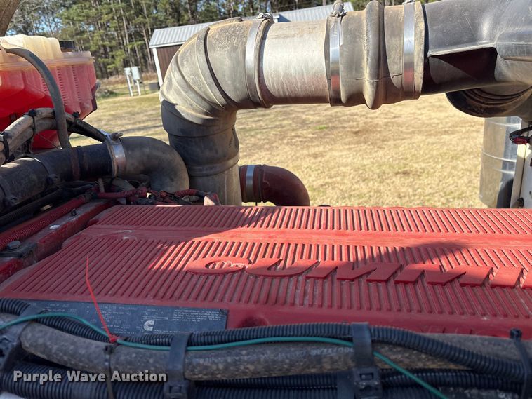 image for item ES8524 2009 Peterbilt 388 Truck tractor