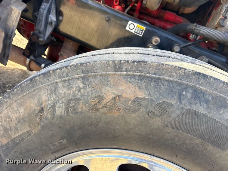 image for item ES8524 2009 Peterbilt 388 Truck tractor