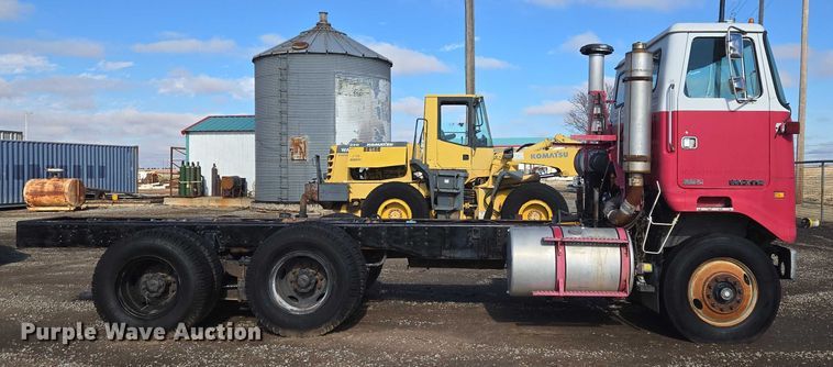 image for item ET1157 1978 White Motor Corporation Road Commander 2 truck cab and chassis