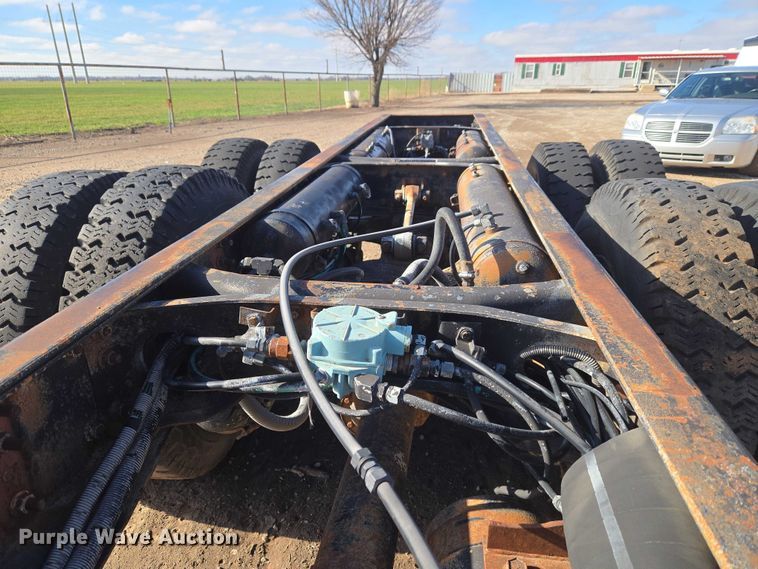 image for item ET1157 1978 White Motor Corporation Road Commander 2 truck cab and chassis