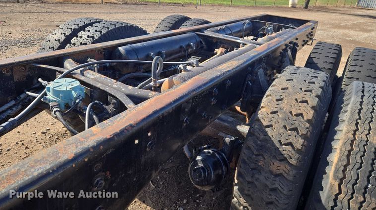 image for item ET1157 1978 White Motor Corporation Road Commander 2 truck cab and chassis