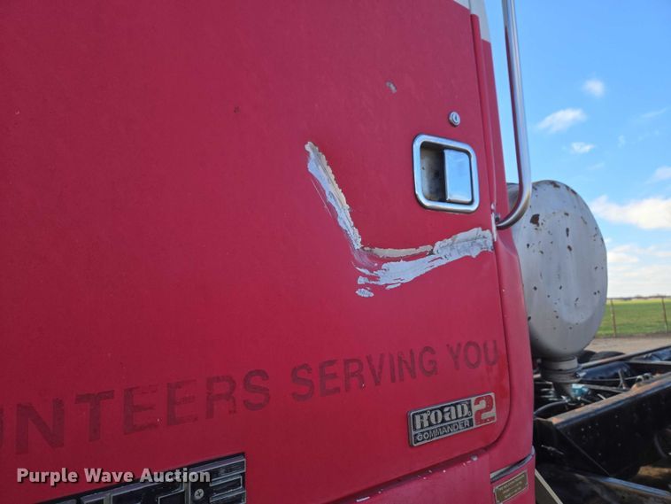 image for item ET1157 1978 White Motor Corporation Road Commander 2 truck cab and chassis