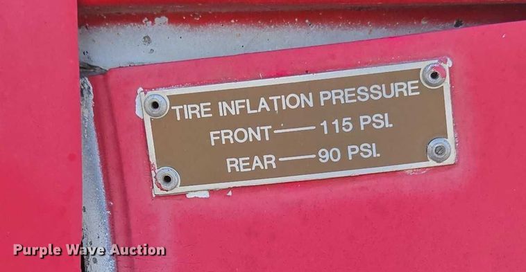 image for item ET1157 1978 White Motor Corporation Road Commander 2 truck cab and chassis