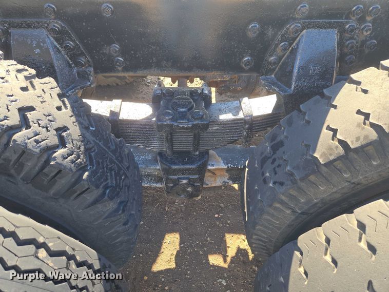 image for item ET1157 1978 White Motor Corporation Road Commander 2 truck cab and chassis