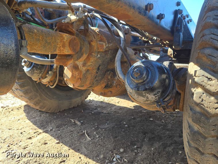 image for item ET1157 1978 White Motor Corporation Road Commander 2 truck cab and chassis