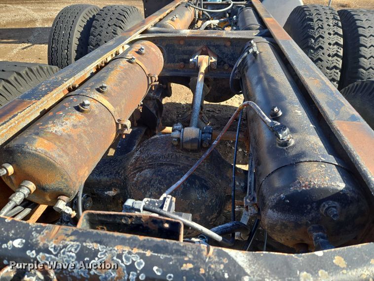 image for item ET1157 1978 White Motor Corporation Road Commander 2 truck cab and chassis