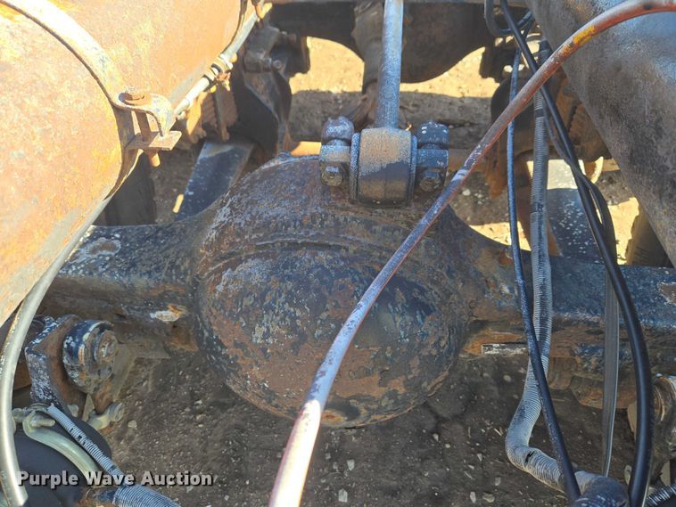 image for item ET1157 1978 White Motor Corporation Road Commander 2 truck cab and chassis