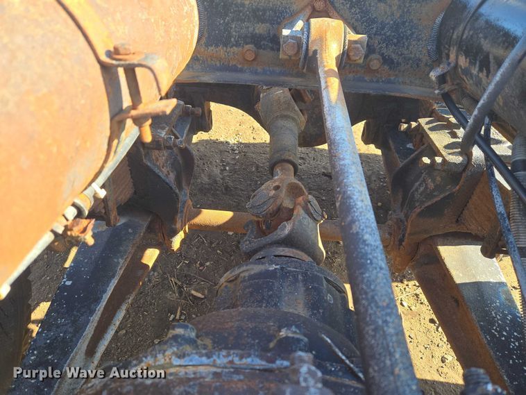 image for item ET1157 1978 White Motor Corporation Road Commander 2 truck cab and chassis