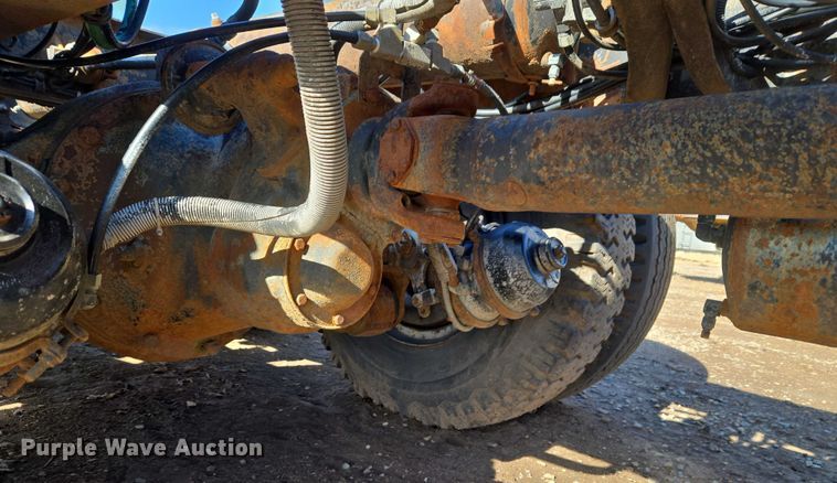 image for item ET1157 1978 White Motor Corporation Road Commander 2 truck cab and chassis