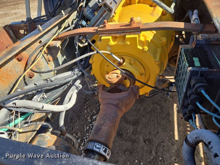 image for item ET1157 1978 White Motor Corporation Road Commander 2 truck cab and chassis