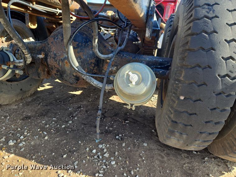 image for item ET1157 1978 White Motor Corporation Road Commander 2 truck cab and chassis