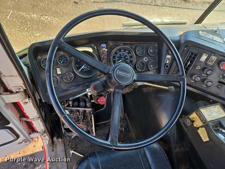 image for item ET1157 1978 White Motor Corporation Road Commander 2 truck cab and chassis