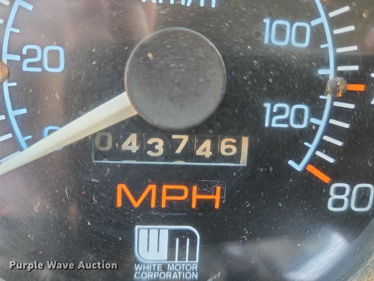 image for item ET1157 1978 White Motor Corporation Road Commander 2 truck cab and chassis