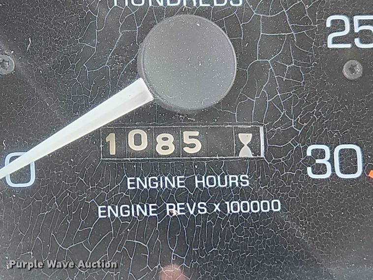 image for item ET1157 1978 White Motor Corporation Road Commander 2 truck cab and chassis