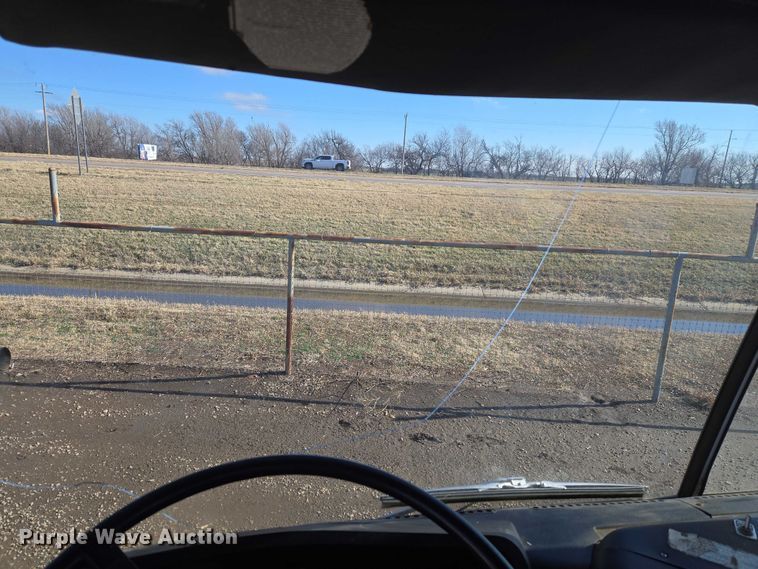 image for item ET1157 1978 White Motor Corporation Road Commander 2 truck cab and chassis