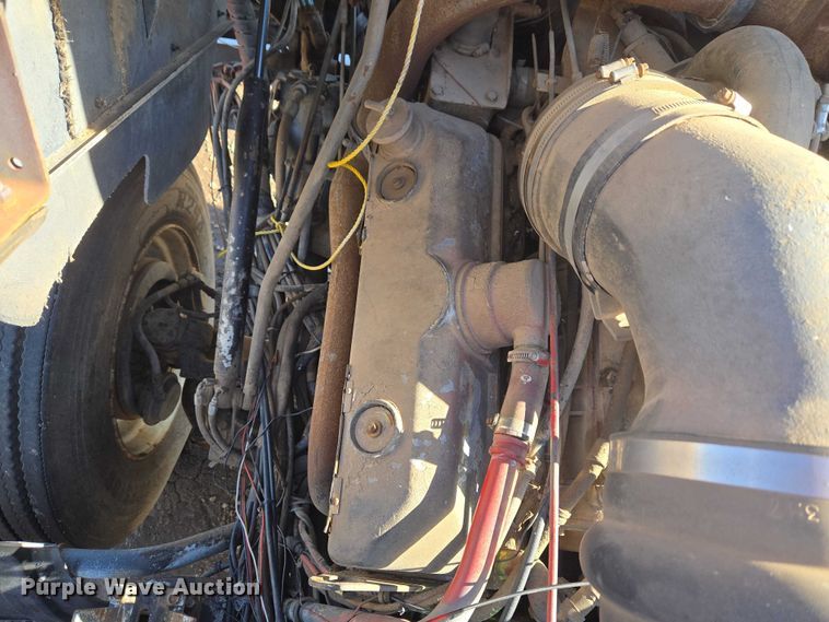 image for item ET1157 1978 White Motor Corporation Road Commander 2 truck cab and chassis