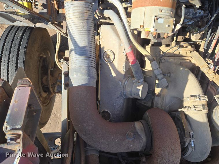 image for item ET1157 1978 White Motor Corporation Road Commander 2 truck cab and chassis